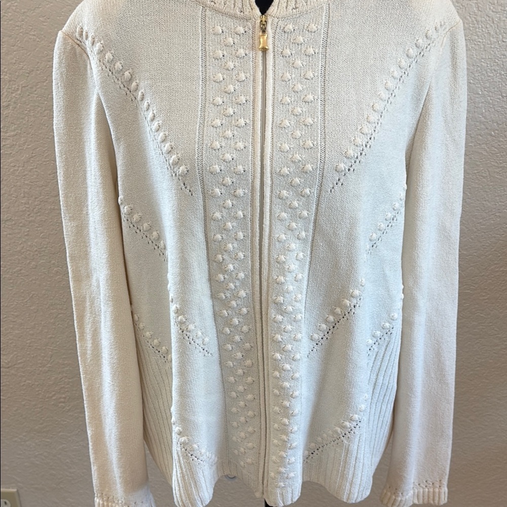 St. John Cream Zipper Wool Cardigan with Cable Knit Design - Picture 3 of 13